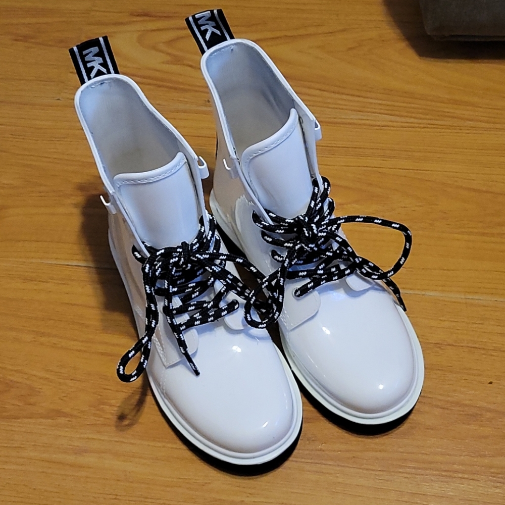 Michael Kors Boots - Picture 2 of 9